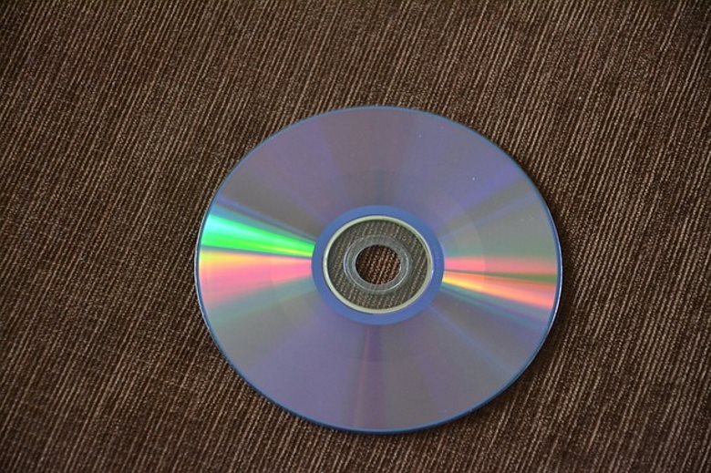 Nadruk na płycie CD – jaką metodę wybrać?