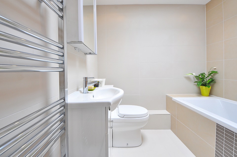Salony łazienkowe – nie tylko sprzedaż wyposażenia do łazienek