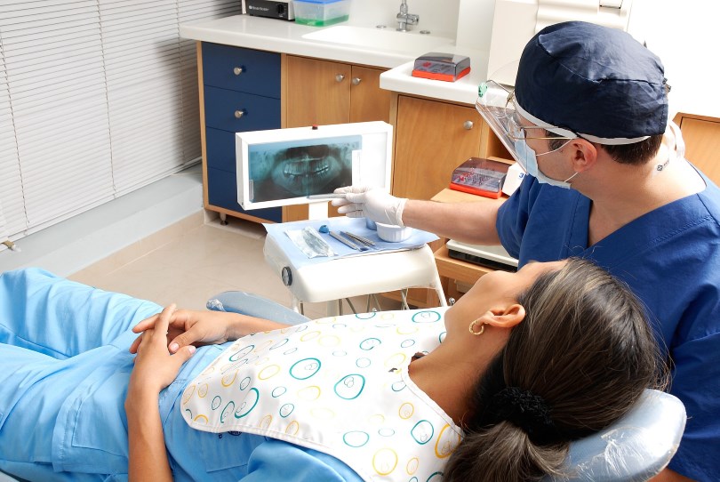 Czy implanty zębowe oznaczają koniec problemów z uzębieniem?