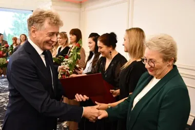 Nauczyciele odebrali nagrody i awanse podczas uroczystości w Dworku Eureka
