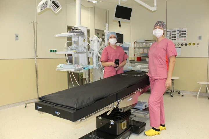 Nowy stół operacyjny w pediatryku - dar fundacji wzmacnia codzienną pracę bloku