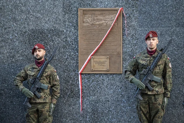 Strajk objął 55 zakładów. W centrum odsłonięto tablicę pamięci