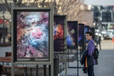 Kosmos w mieście – astrofotografia w przestrzeni publicznej i w Punkcie 11