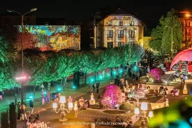 Tłumy na Zamkowej. Art Square łączy warsztaty, muzykę i teatr