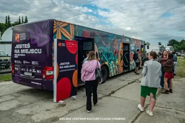 Autobus z Bielska-Białej ruszył w Polskę. Pierwszy przystanek był w Krakowie