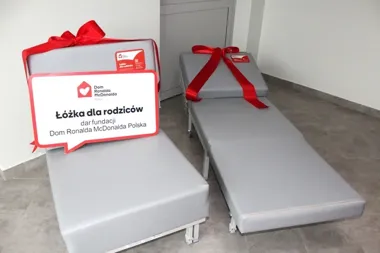 Dziesięć nowych łóżek dla rodziców w bielskim szpitalu dziecięcym