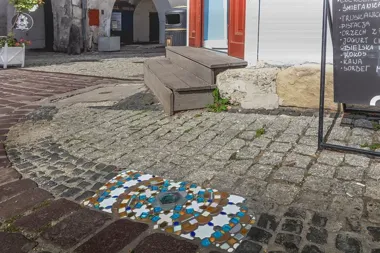 Kolorowe mozaiki zamiast dziur. Siedem adresów w centrum Bielska-Białej