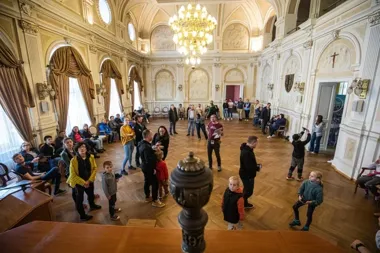Noc muzeów połączy dziesiątki miejsc i jedną darmową linię