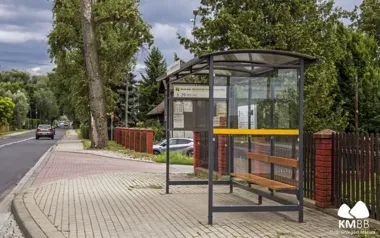 Osiem przystanków z nowymi ławkami i odnowionymi wiatami w Bielsku-Białej