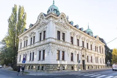 Remont za 7,3 mln zł odsłonił sekrety pałacyku Rosta