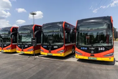 Elektryczne autobusy wchodzą do ruchu. MZK domyka bezemisyjny etap