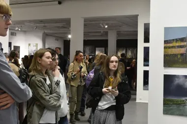 Młodzi artyści i ich mistrzowie – trzy wystawy, które ożywiły Galerię Bielską