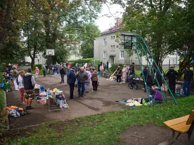 Niepotrzebne rzeczy trafią do nowych właścicieli. Wyprzedaż na Piastowskim