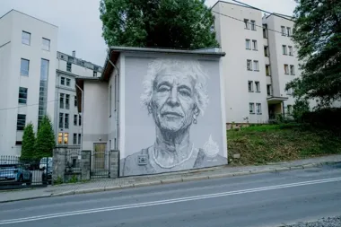 Ogromny portret przy Młyńskiej przypomina o włókienniczej historii Bielska-Białej