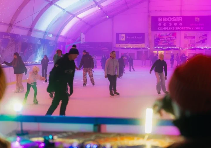Muzyka, łyżwy i nocne ślizgawki - sobotnie lododisko w Parku Słowackiego
