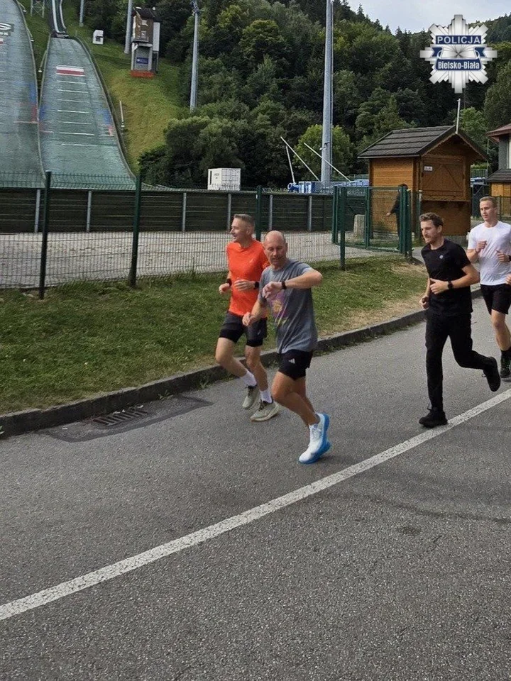 Policjanci pobiegną dla rodzin poległych funkcjonariuszy. Trasa w Beskidach