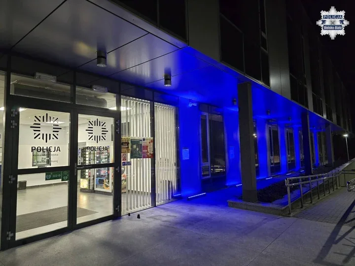 Bielsko-Biała na niebiesko - komenda uczciła pamięć poległych funkcjonariuszy