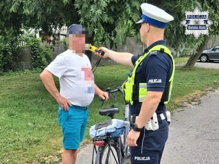 Ciężki wypadek pod Błatnią. Policja sprawdza bezpieczeństwo rowerzystów
