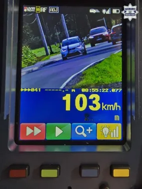 103 km/h w terenie zabudowanym. Kierująca straciła prawo jazdy