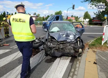 Dwa skręty w lewo, dwoje motocyklistów poszkodowanych