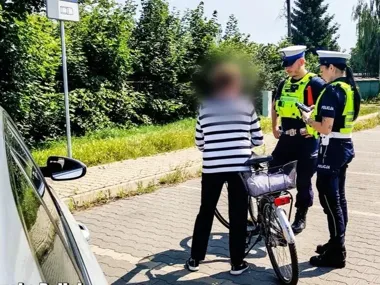 Ponad 1,5 promila i brak kasku. Rowerzysta trafił do szpitala