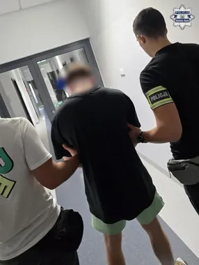 Kontrola Tesli w Bielsku-Białej. Policjanci znaleźli 1,5 kg substancji
