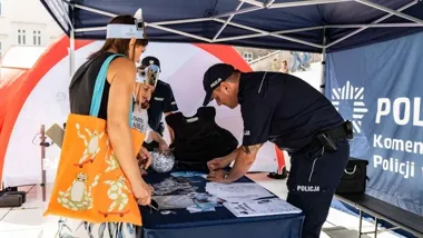 Detektywistyczne zagadki zamiast zwykłej zabawy. Policjanci na festiwalu