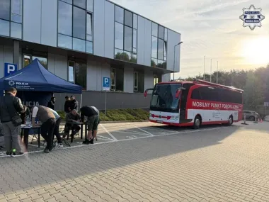 Prawie 12 litrów krwi zebrano w bielskiej komendzie. Czekolada trafiła dalej