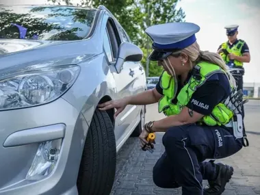 Chłód odsłania słaby punkt samochodów - opony mogą zawieść szybciej niż kierowcy myślą