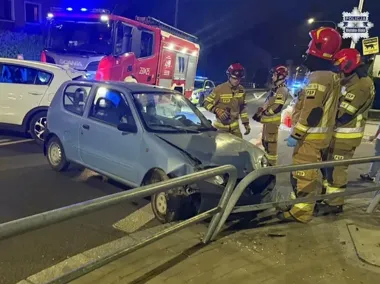 Pijacka jazda Seicento skończyła się na barierkach w Bielsku-Białej
