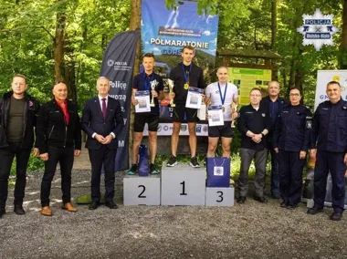 Bielski policjant nie dał rywalom szans w górskim półmaratonie