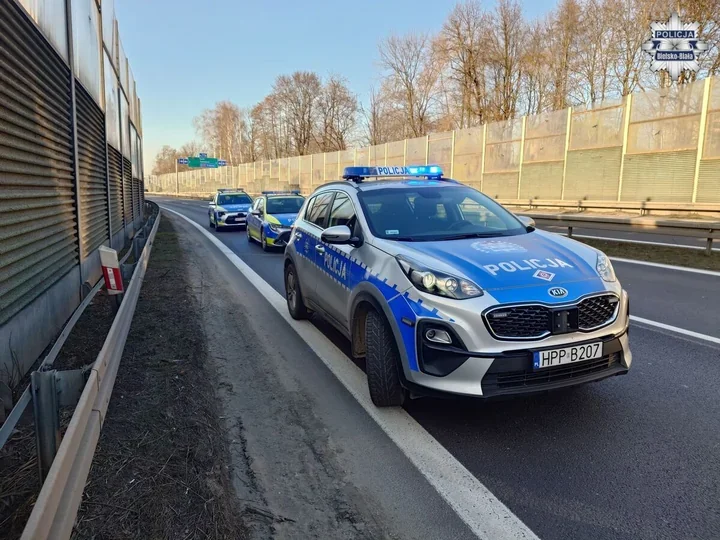 Sekundy od tragedii na DK1 w Czechowicach-Dziedzicach - jeden motocyklista zginął