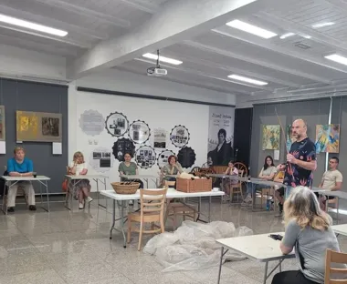 Wiklina i śpiew połączyły uczestników. W Jasienicy wrócono do tradycji