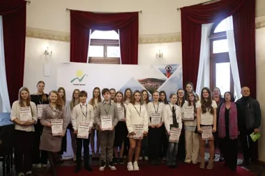 Młodzi recytatorzy rozświetlili Pałac Czeczów – **71** uczestników na konkursie powiatowym