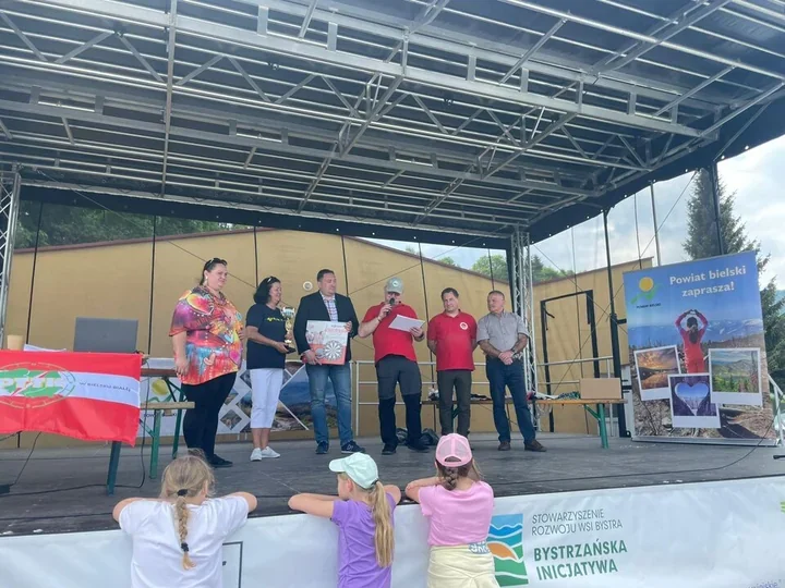 Beskidzkie szlaki pełne ludzi. Rajd w Bystrej przyciągnął ponad 200 osób