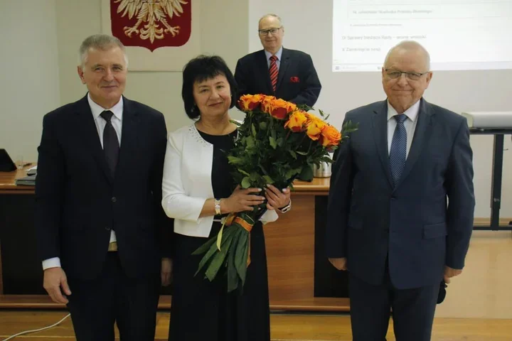 Skarbnik powiatu przechodzi na emeryturę – nowa skarbniczka wybrana w starostwie